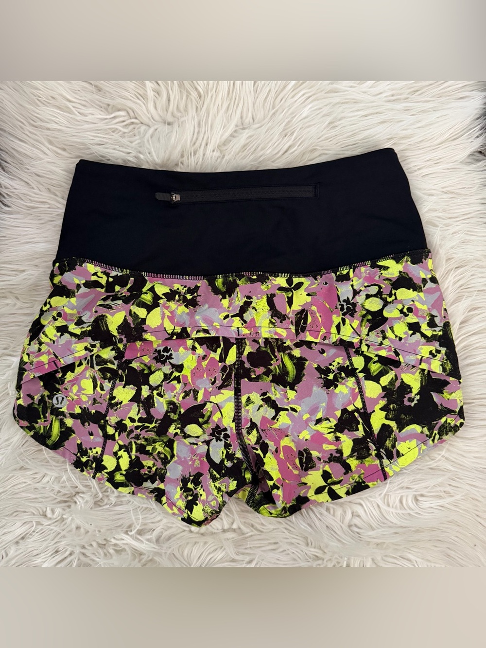 lululemon athletica Speed
Up High-Rise 2.5” Neon Yellow Pink Floral - Picture 2 of 3
